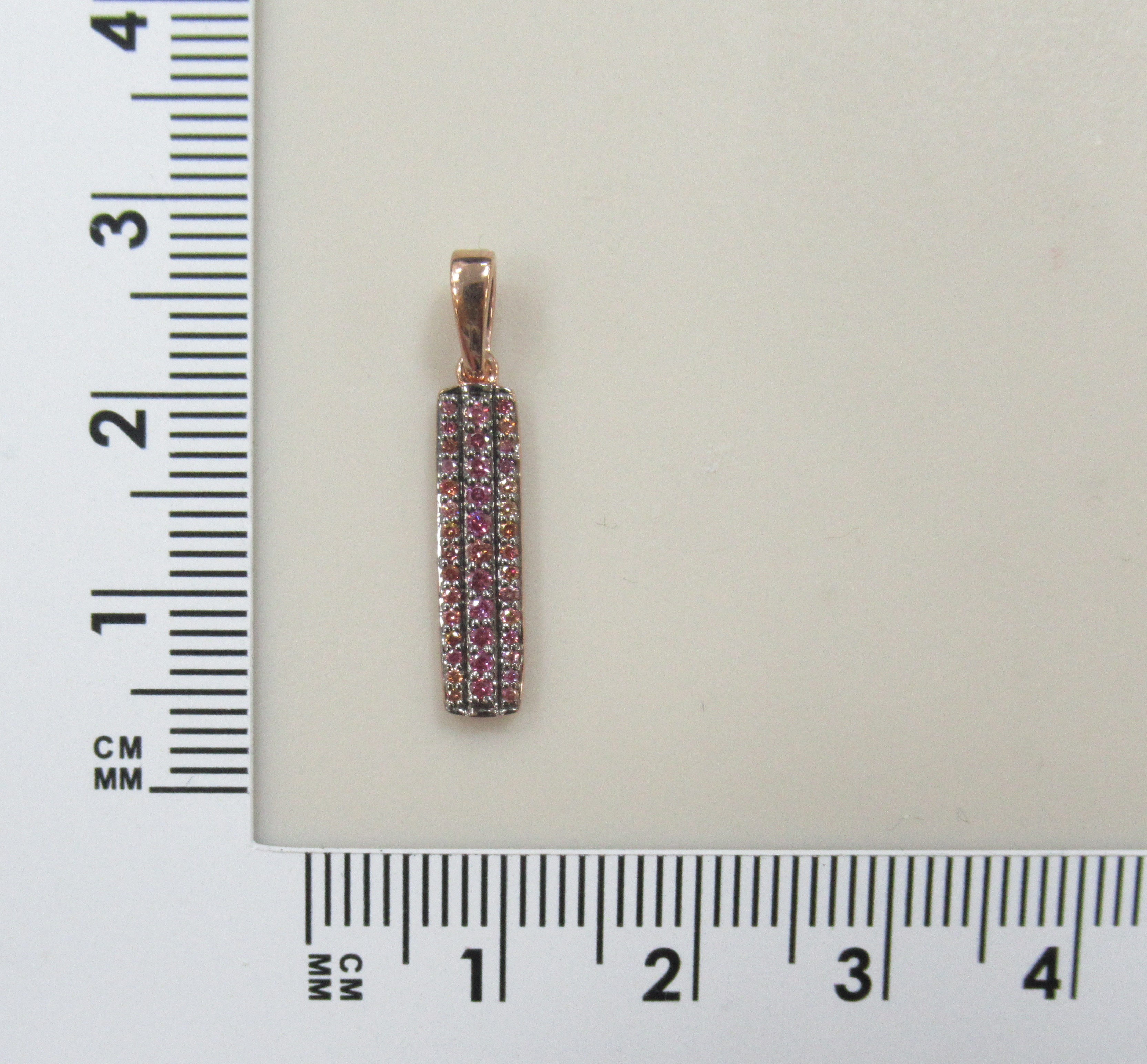 Серебряная подвеска с розовыми бриллиантами